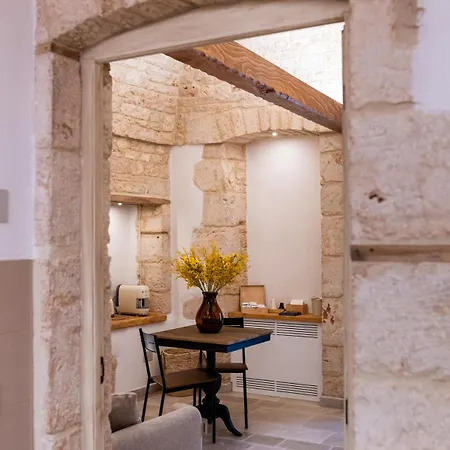 Dimore Piazza Roma Trulli & ゲストハウス 3*